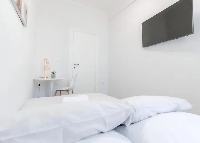 10 Min From Termini Sisters Cozy Apartment